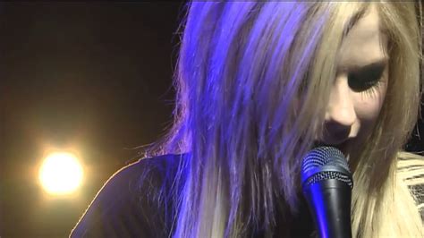 Avril Lavigne - Slipped Away [Live at Budokan] [Japan] The Bonez Tour ...