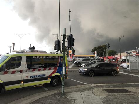 Melbourne weather warning: Travel chaos as city lashed with rain, wind ...