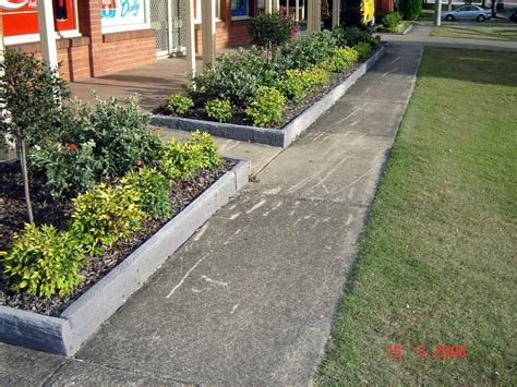 New stacked stone flower bed edging exclusive on kennys landscaping ideas | Garden edging ...