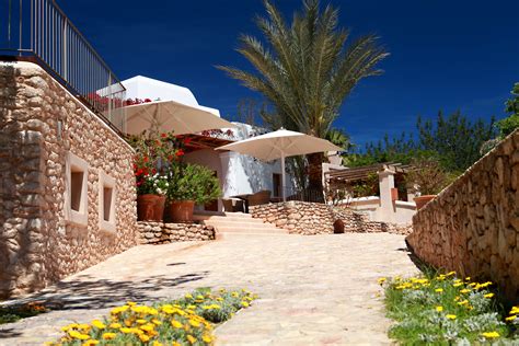 Ibiza Holiday Villas - Fabulous luxury villas in the island's heartIbiza Holiday Villas