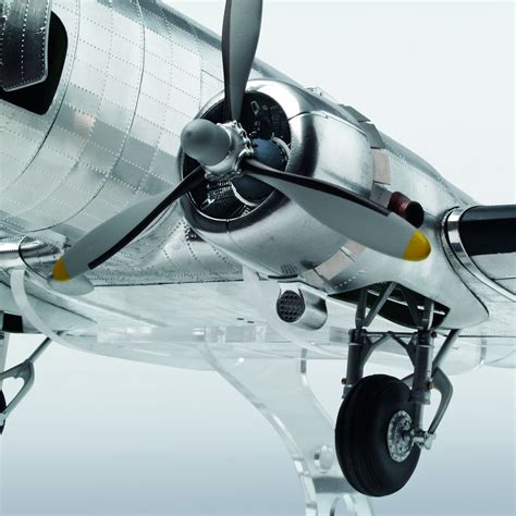 Douglas DC3 | 1:32 Scale Model Plane | Full Kit | ModelSpace