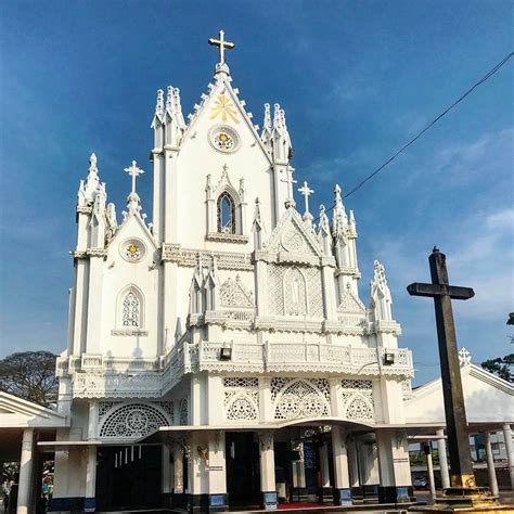 11 Famous Churches in Kerala for Religious Tour to Experience Calmness