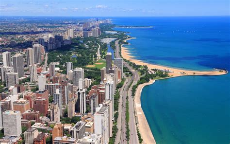 You Ultimate Neighborhood Guide to the Chicago Gold Coast