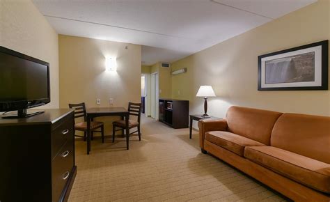 Country Inn & Suites Niagara Falls | Niagara Falls Places to Stay