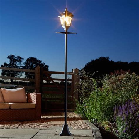 How to Choose Solar Lamp Posts?