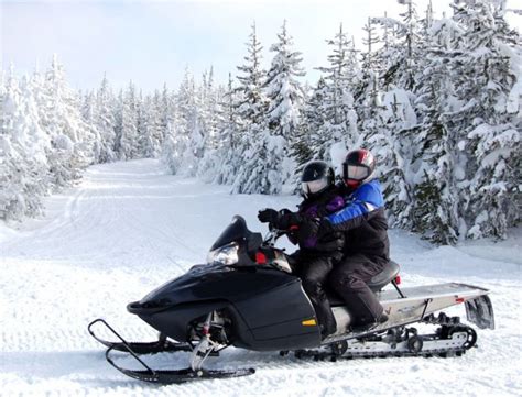 Snowmobiling in Maine for Beginners – Hunting Retreat in Maine, Corporate Retreat in Maine