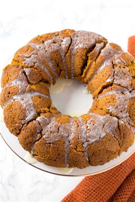 2 ingredient Pumpkin Spice Cake • MidgetMomma