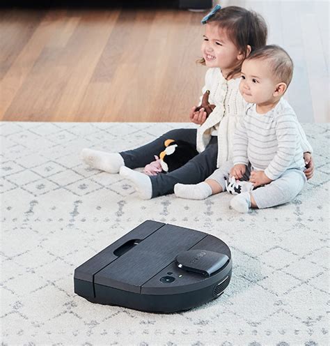 Neato D8 Intelligent Robot Vacuum | Vacuum Cleaner | Neato Robotics