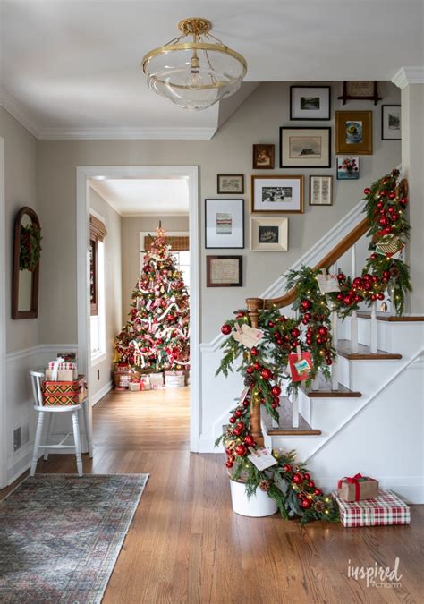 Styling a Staircase Christmas Garland