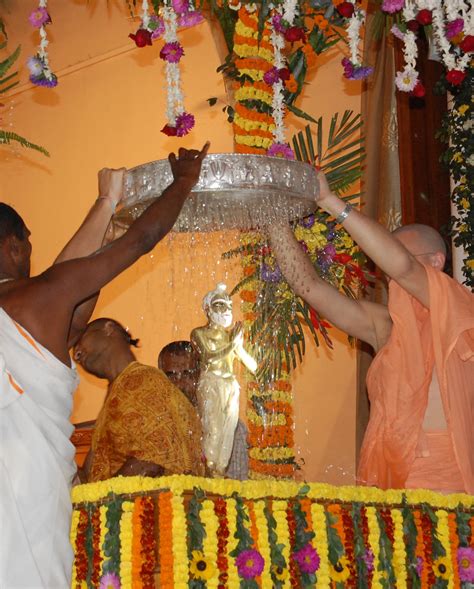 Appearance days of the Pancha Tattva | Mayapur.com