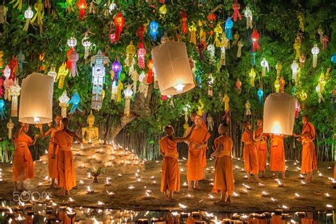 Yee Peng Sky Lantern Festival & Loi Krathong in Chiang Mai | Sky lanterns, Floating lantern ...