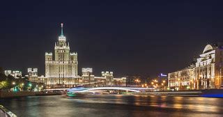 Москворецкий трафик / Moskva-river nightlife | Высотка на Ко… | Flickr
