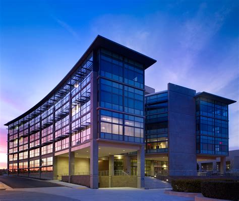 UCI Medical Education Building - Mithun