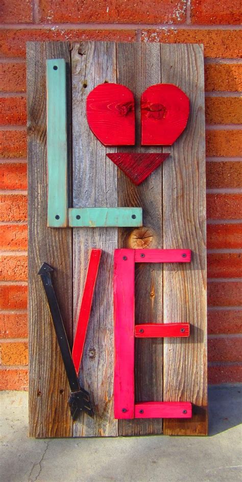 12 Rustic Love Wood Signs That Will Take Your Decor To The Next Level Pallet Crafts, Wood Pallet ...