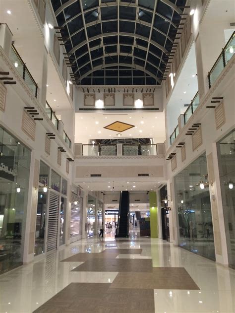 Skeptic in Qatar: Gulf Mall has opened!