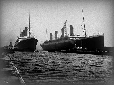 File:Olympic and Titanic Alt.jpg - Wikimedia Commons
