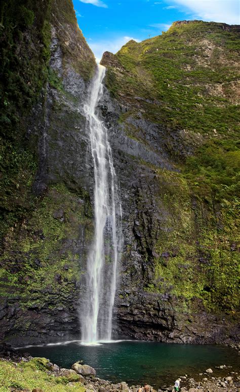 Napali Coast Hike: A Local Guide To Hanakapia'i Beach and Falls