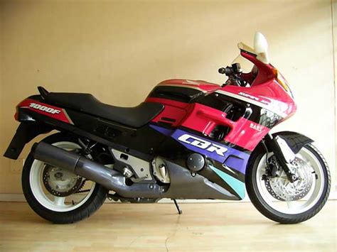 Honda CBR1000F - Photo by BikeFinder.co.za