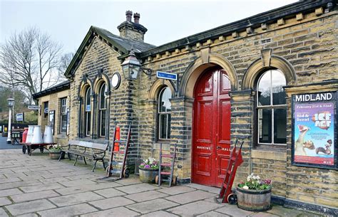 Oakworth Station | With lots of nostalgia in evidence at thi… | Flickr