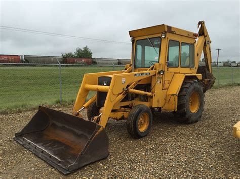 1975 JOHN DEERE 410 LOADER BACKHOE