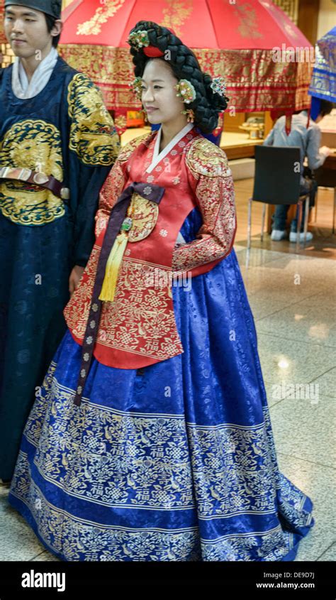 Woman in traditional Korean costume, Seoul, South Korea Stock Photo: 60444262 - Alamy