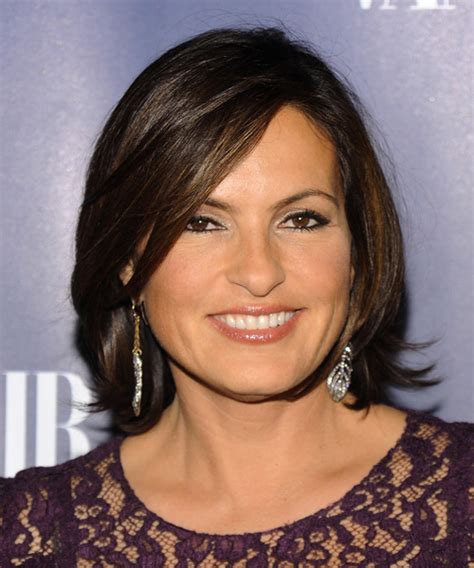 Mariska Hargitay Short Straight Hairstyle with Side Swept Bangs