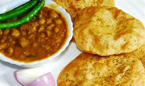 Pin on Chole Bature / Chana Bhatura / Chhole Bhature