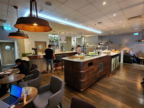 LHR: Aspire Lounge London Heathrow Terminal 3 reviews | Loungeindex | Video