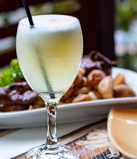 Receta para Preparar Pisco Sour Peruano Bebida Autóctona y Típica