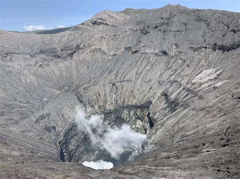 A DIY Overview to Hike Mount Bromo | Sunrise, Viewpoints, & Itinerary