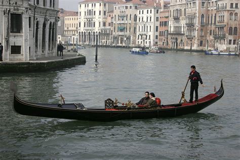 gondola - Wiktionary, the free dictionary