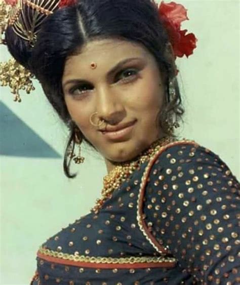 Dimple Kapadia in "Bobby." 1973 | Bollywood retro, Dimples, Beautiful face