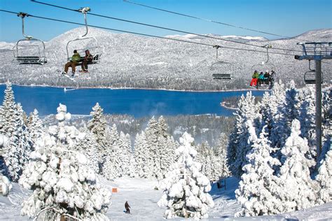 Beautiful view of the snow covered mountains in Big Bear Lake ...