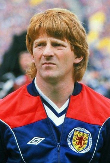 Gordon Strachan Scotland 1984 | Scotland, International football, Football