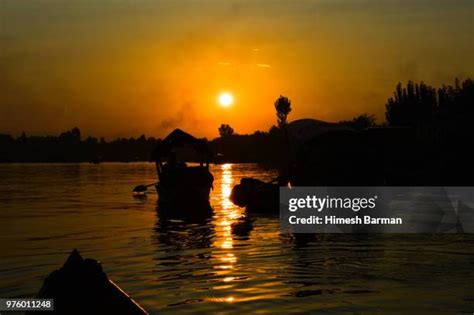 839 Dal Lake Sunset Stock Photos, High-Res Pictures, and Images - Getty Images