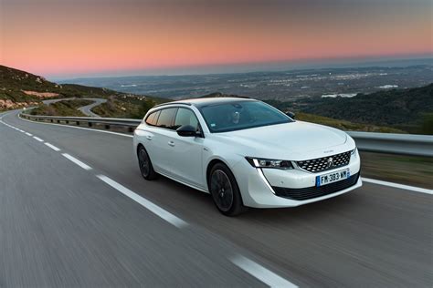 photo PEUGEOT 508 SW Hybrid 225 e-EAT8 break 2020 - Motorlegend.com