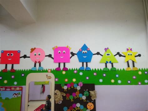 preschool-shapes-bulletin-board-ideas-for-kids-3 | funnycrafts "Shapes bulletin board ıdeas for ...