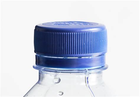 File:Cap of "Aqua"-brand water bottle.jpg - Wikimedia Commons