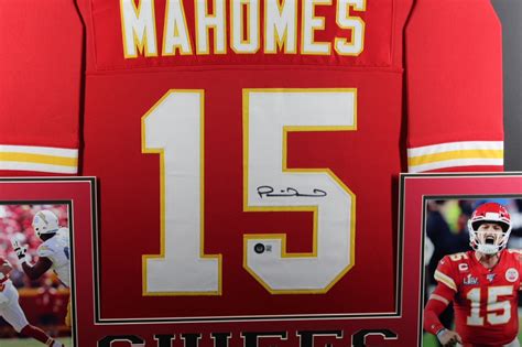 Patrick Mahomes Signed 35x43 Custom Framed Jersey Display (Beckett ...