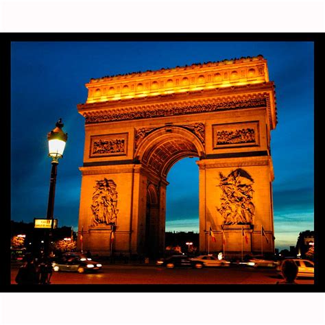 Arc de Triomphe at Night - Night Light Designs