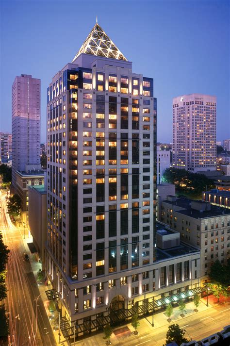 Starwood "W" Hotel Seattle | Kiewit Corporation