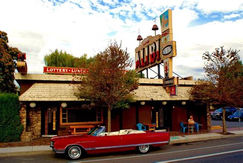 The Best Bars and Clubs in Portland, Oregon | Cool bars, Best rooftop bars, Oregon