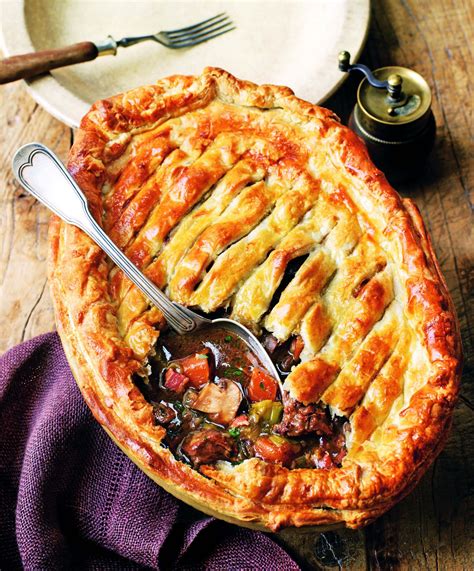 Steak, Leek and Mushroom Pie with Guinness | Elle Gourmet