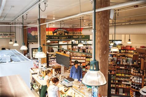 Pike Place Market Restaurants: A Great Big Guide to Eating at Seattle's ...