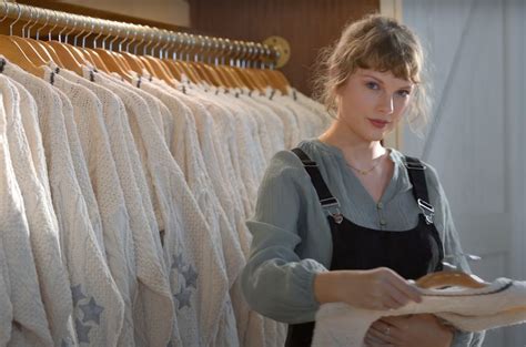 Taylor Swift's Cardigan Capital One Ad: Watch