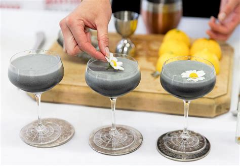 Try This Award-Winning Black Gin Cocktail Recipe - Viva