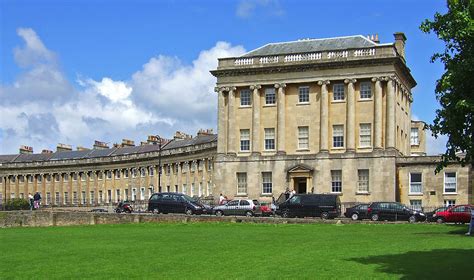 Royal Crescent - Bath UK Tourism, Accommodation, Restaurants & Whats On