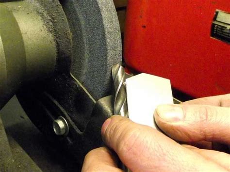 How to make a simple jig for grinding drills on your bench grinder | Bench grinder, Drill bit ...