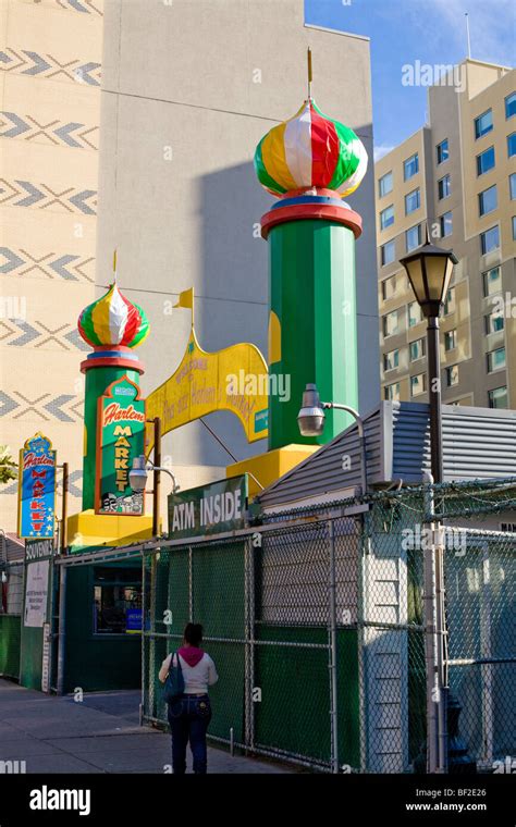 Malcolm Shabazz Harlem Market, Manhattan, New York City Stock Photo - Alamy