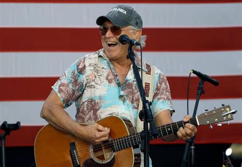 Jimmy Buffett Launching 'Cabin Fever Virtual Tour' For Fans To Watch